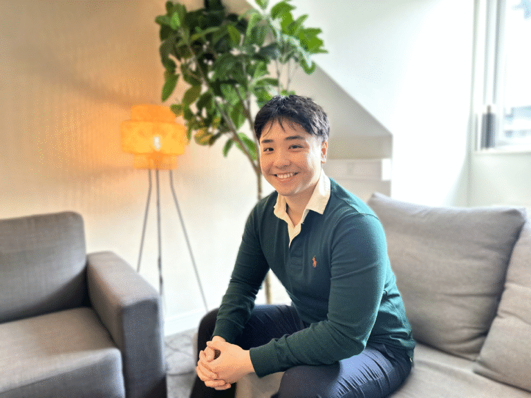 Porträtt av fullstackutvecklaren Jackie Huynh på Cloudist.